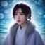 华语民谣歌手代表人物，手持吉他在录音棚内创作，适合免费音乐下载收藏的独立音乐人